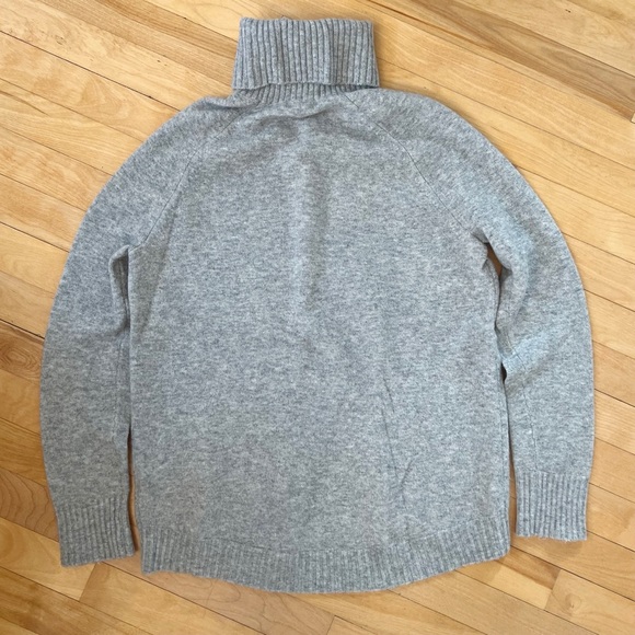 J. Crew Green Turtleneck Sweater - Size XS - Picture 3 of 3